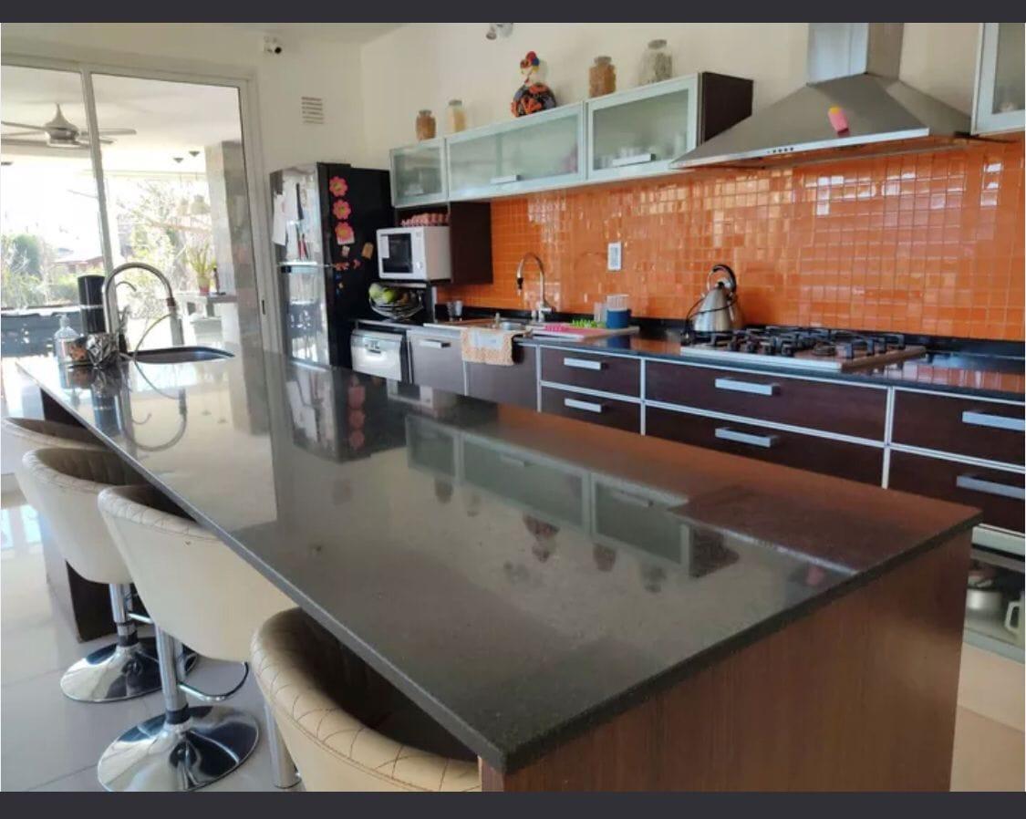 Increible Casa Tipo Duplex en B° Cerrado 1