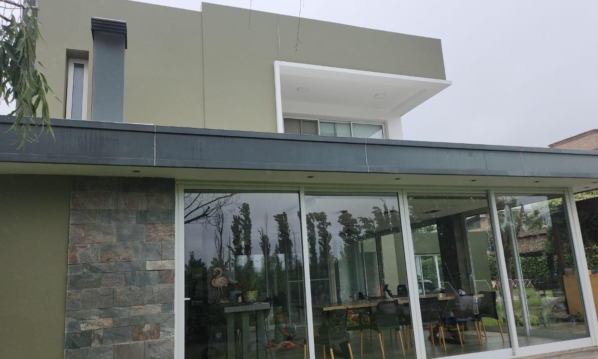 Increible Casa Tipo Duplex en B° Cerrado 2
