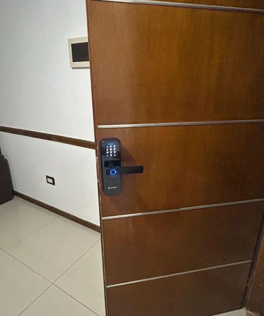 DPTO. 2 DORM. + COCHERA – TOTALE. EQUIPADO – A 350 MTS DE LA PEATONAL - SE PUEDE RECIBIR VEHÍCULO 8