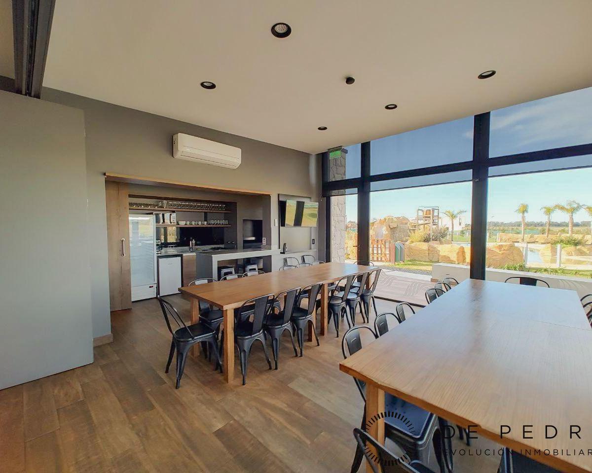 Lote de 1388 m² en Developer Park 5