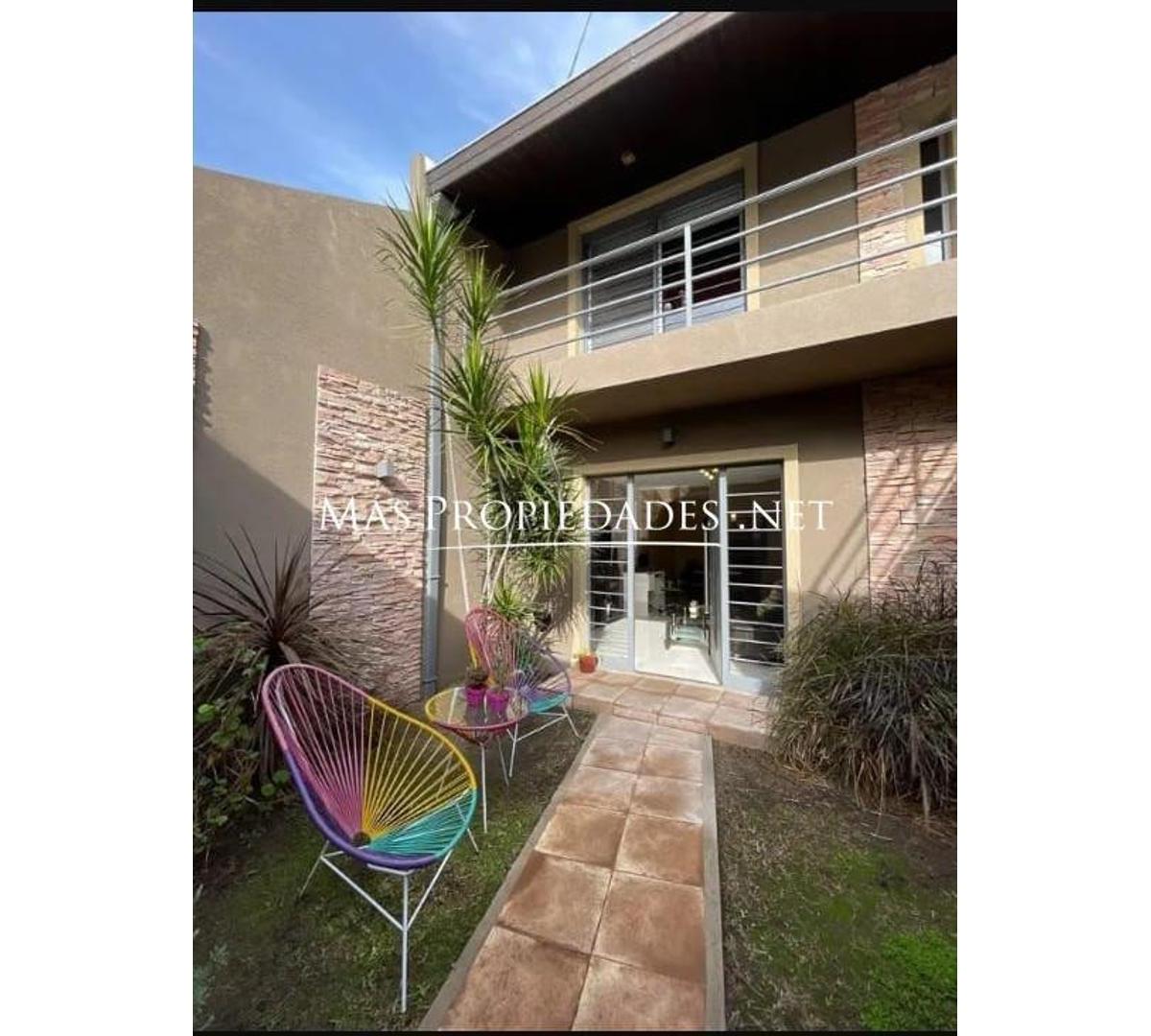 Casa en Venta en Lanús 4 Ambientes 3