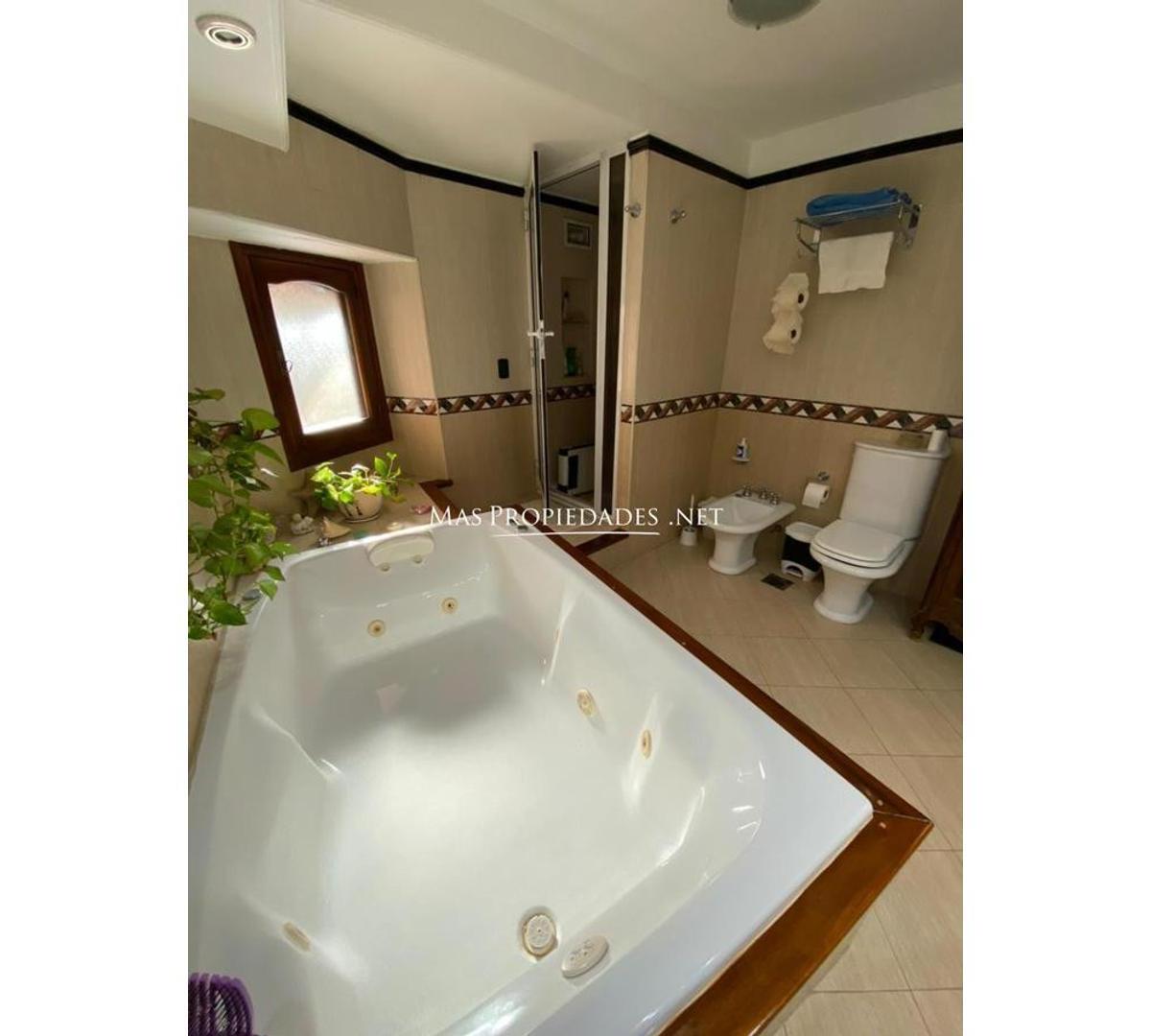 Casa en Venta en El Carmen 6 Ambientes 4