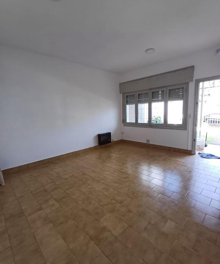 Foto de CASA EN ALQUILER!!! 3 DORM CON COCHERA!!!, imagen 2