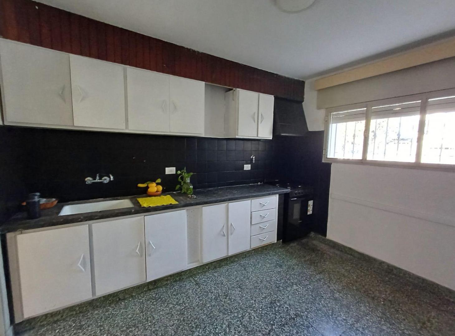 Foto de CASA EN ALQUILER!!! 3 DORM CON COCHERA!!!, imagen 1
