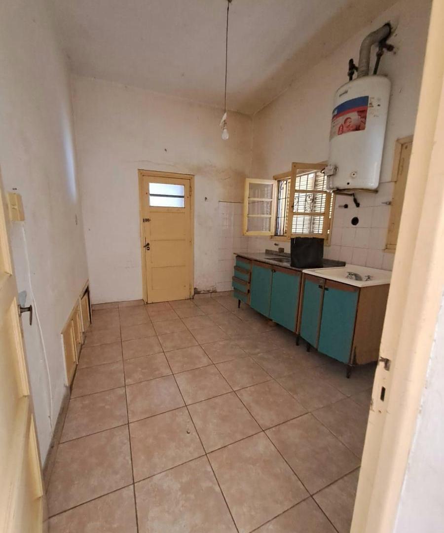 Foto de CASA EN VENTA! 2 DORMITORIOS CON COCHERA!, imagen 2