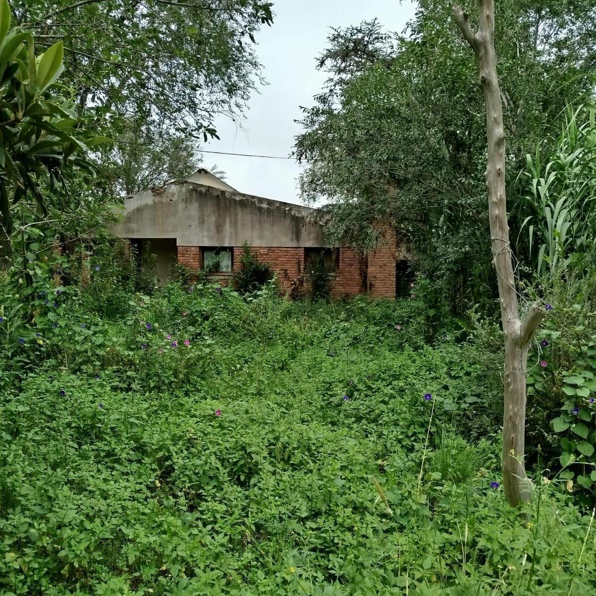 Se Vende Terreno con Casa a Restaurar 2