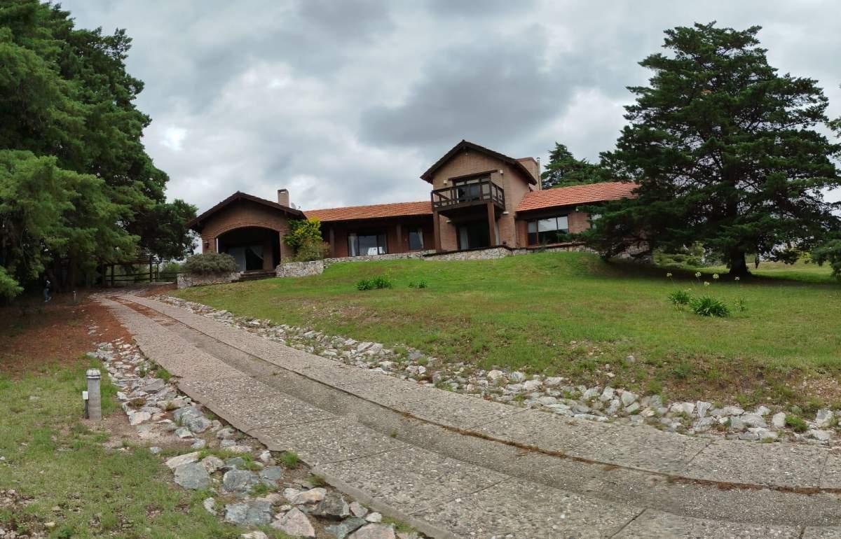 Se Vende Casas en La Cumbre Frente Al Golf Vistas Únicas 4 Dor. 3