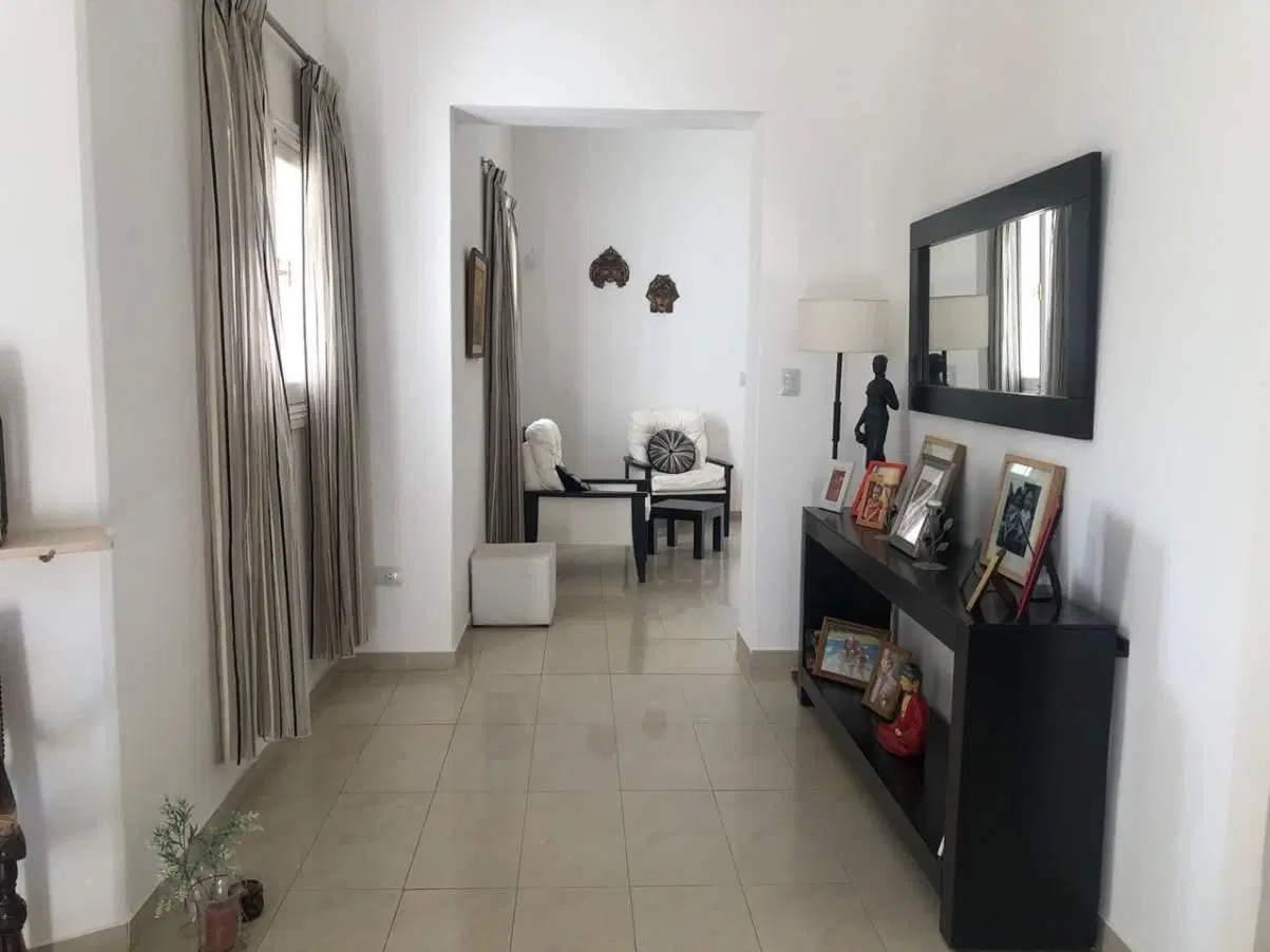 Casa restaurada a nuevo , bario Golf, La Cumbre 3