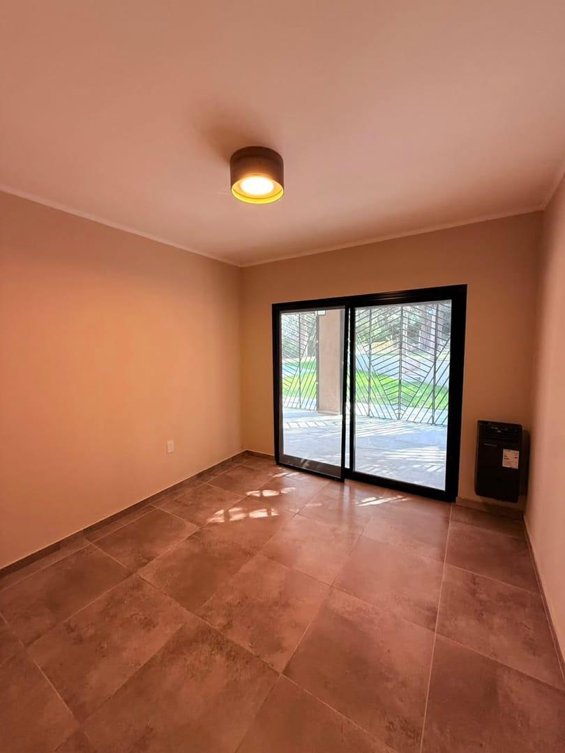 Foto de Se vende amplia y moderna casa A ESTRENAR en Cruz Grande, La Cumbre, imagen 3