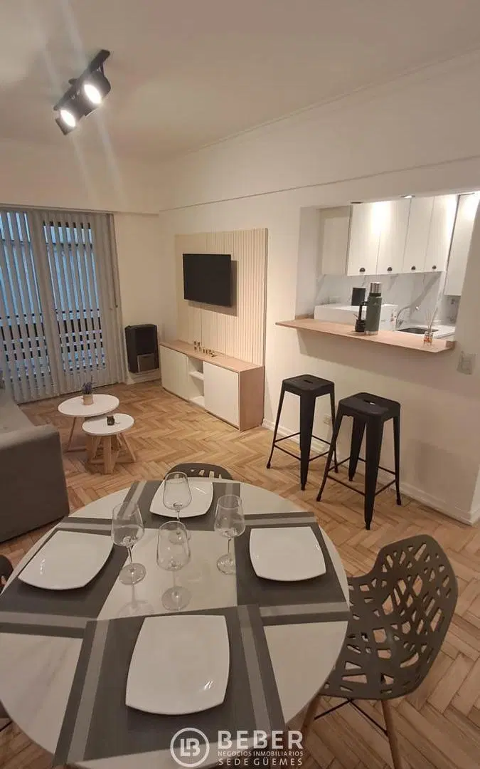 Venta departamento 2 ambientes, con balcon patio y parrilla! Plaza Colon 5
