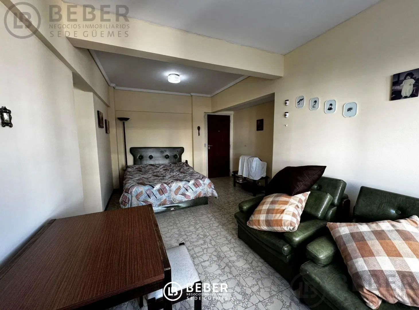 En venta ambiente al contrafrente, Guemes 4
