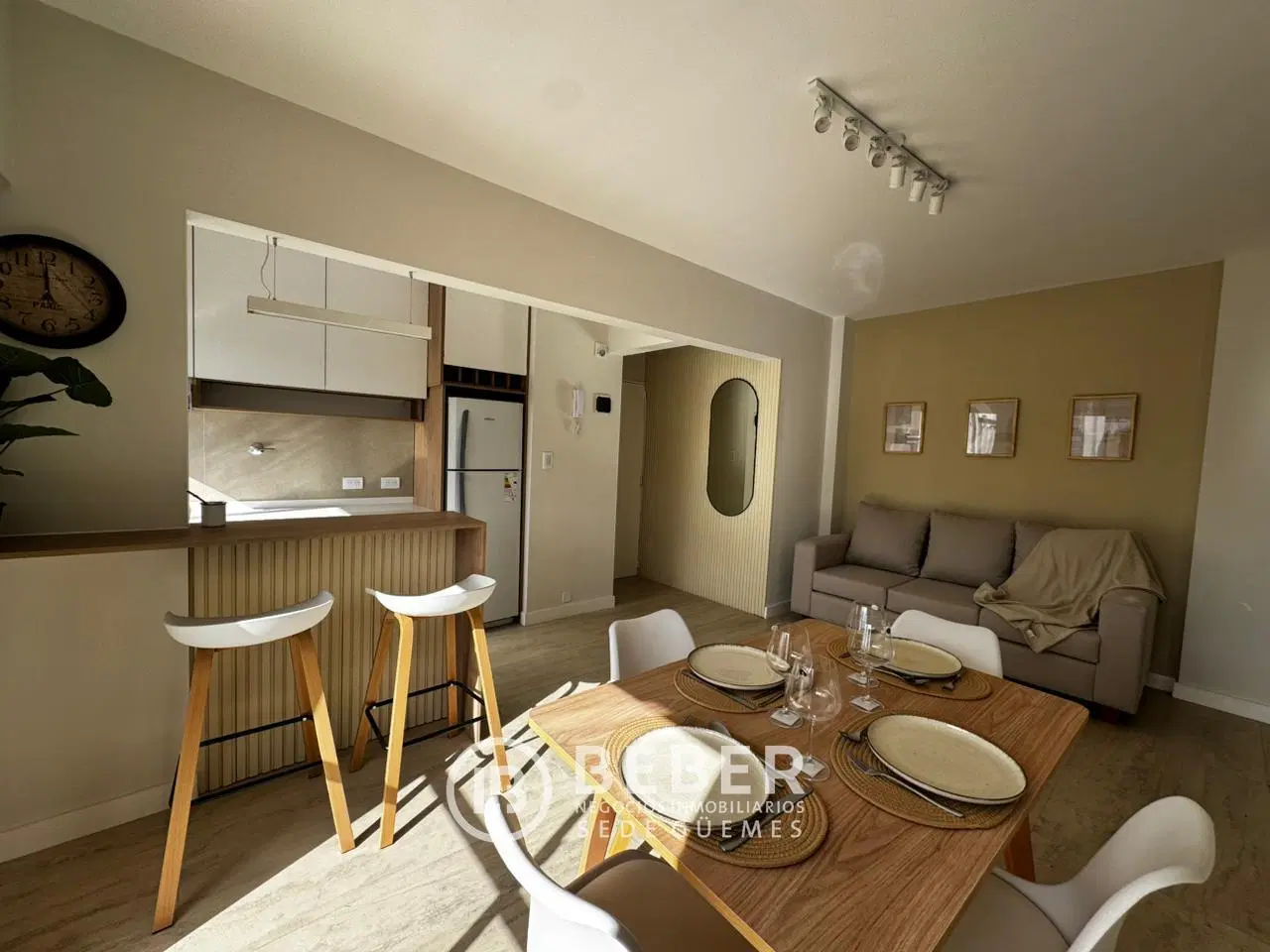 Departamento 3 ambientes lateral, en venta. Zona Plaza Mitre 3