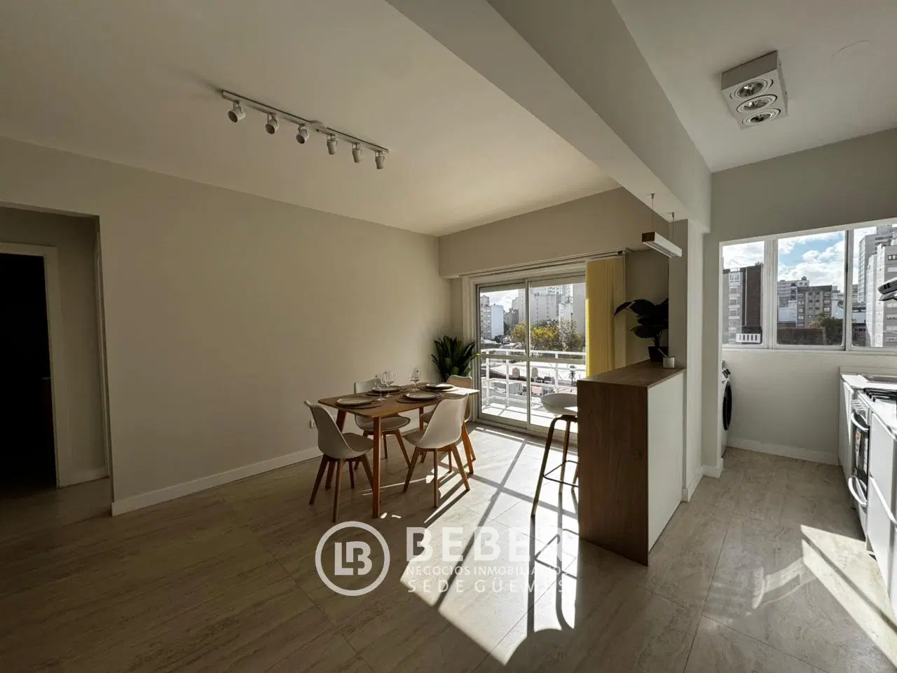Departamento 3 ambientes lateral, en venta. Zona Plaza Mitre 5