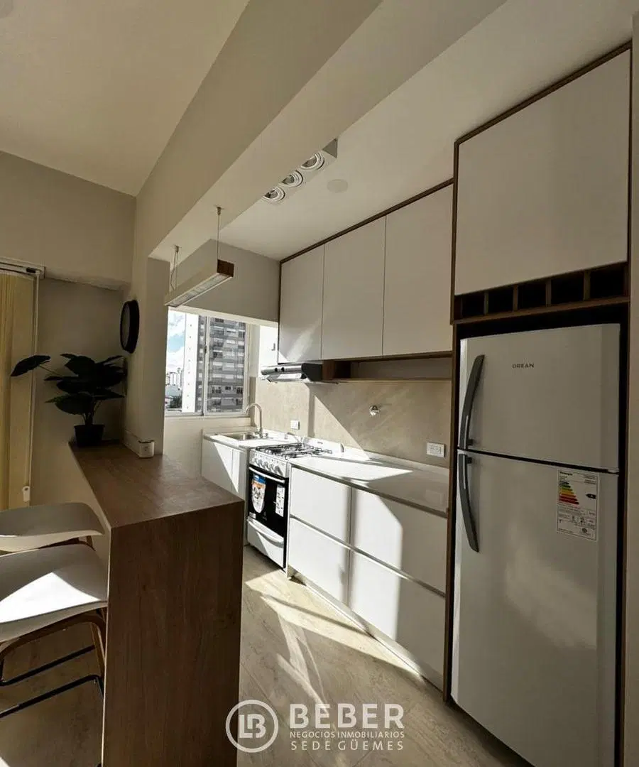 Departamento 3 ambientes lateral, en venta. Zona Plaza Mitre 2