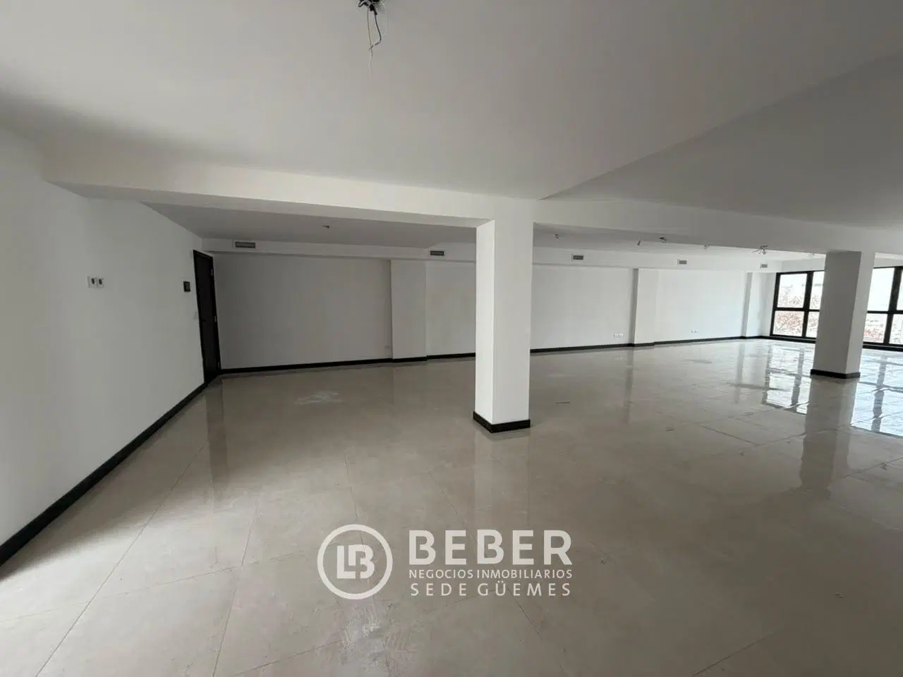 En venta oficinas al frente, Centro 4