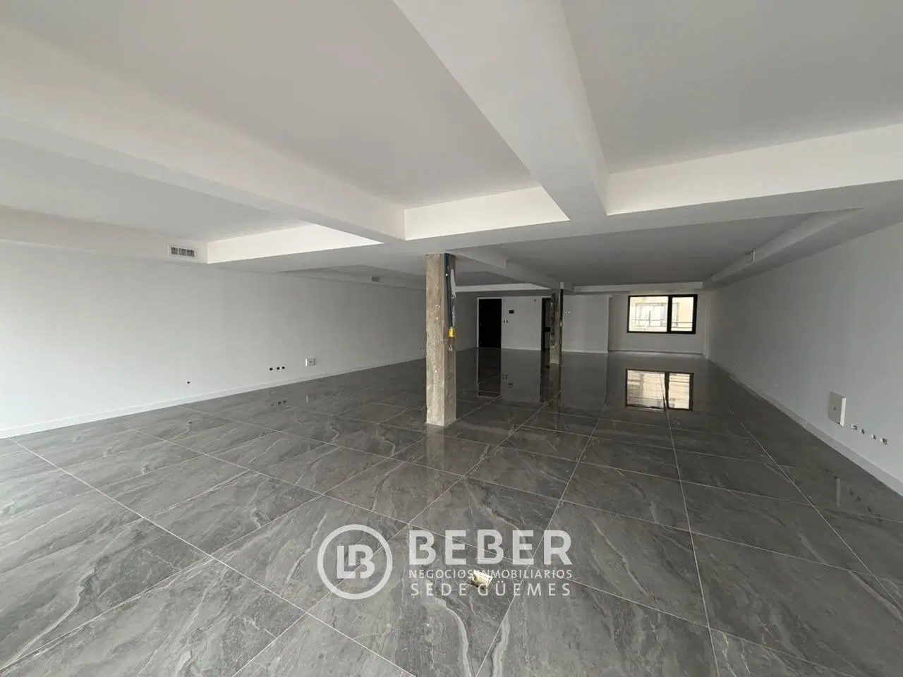 En venta oficinas al frente, Centro 3