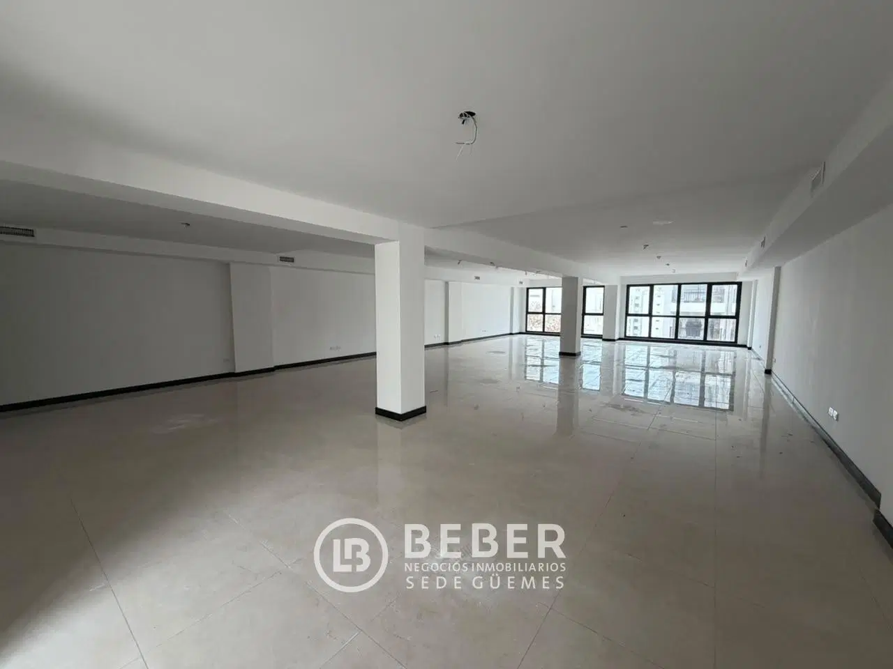 En venta oficinas al frente, Centro 4