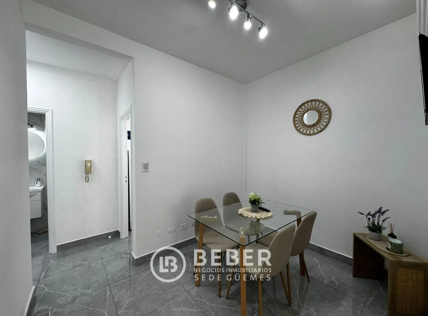 En venta ambiente al contrafrente reciclado, Guemes 4