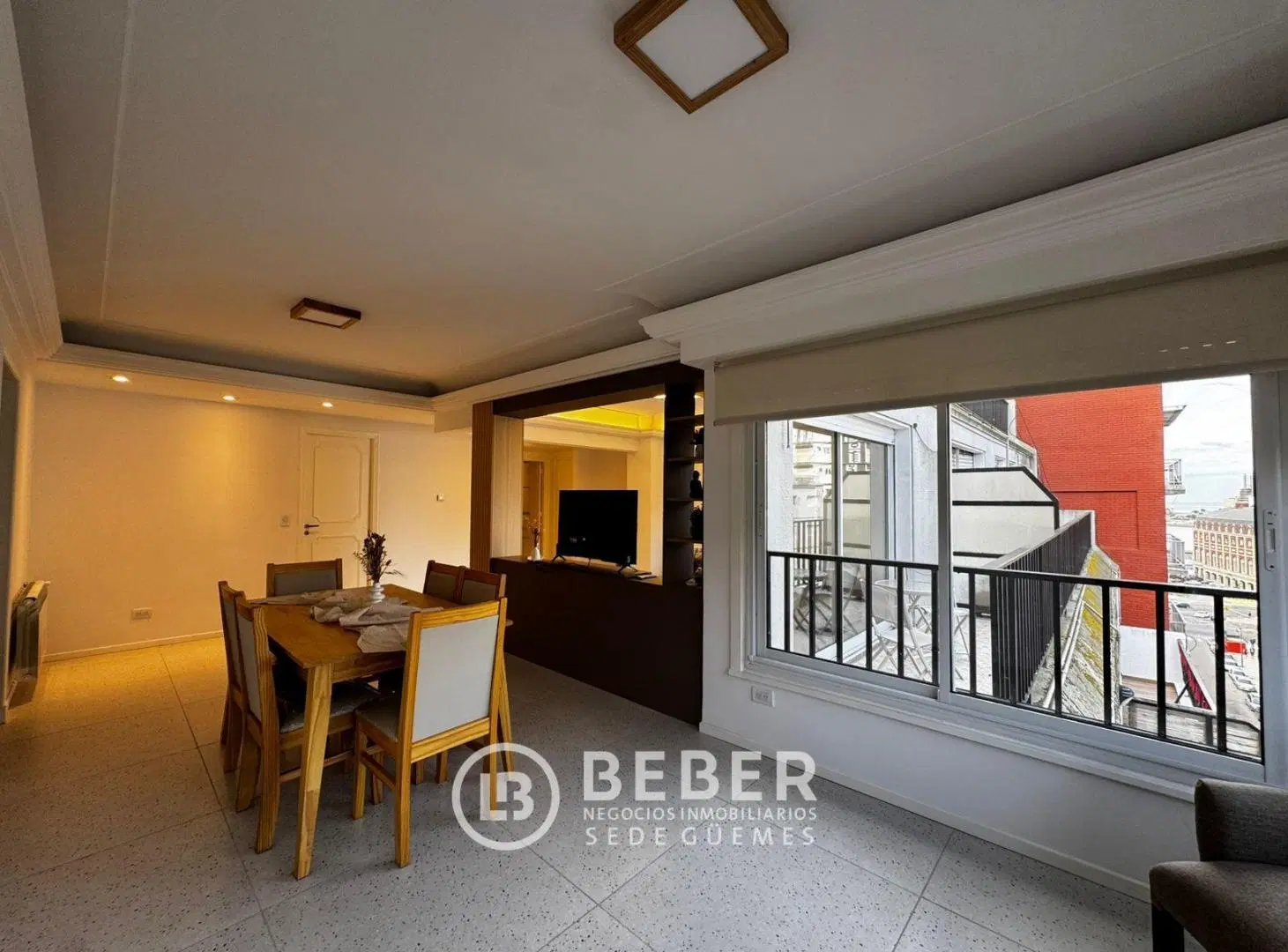 En venta departamento de 3 ambientes en Plaza Colon. 5