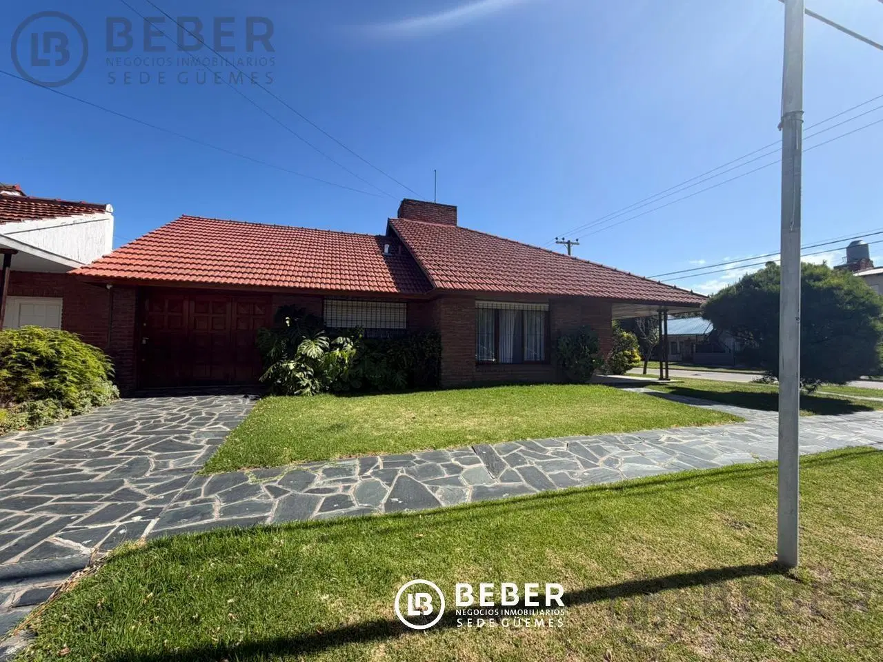 Casa 4 ambientes, apta crédito. Barrio Villa Primera 5