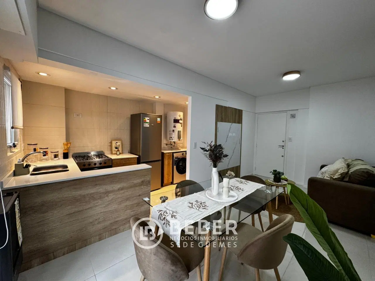 En venta tres ambientes al frente con balcon saliente, Centro 4