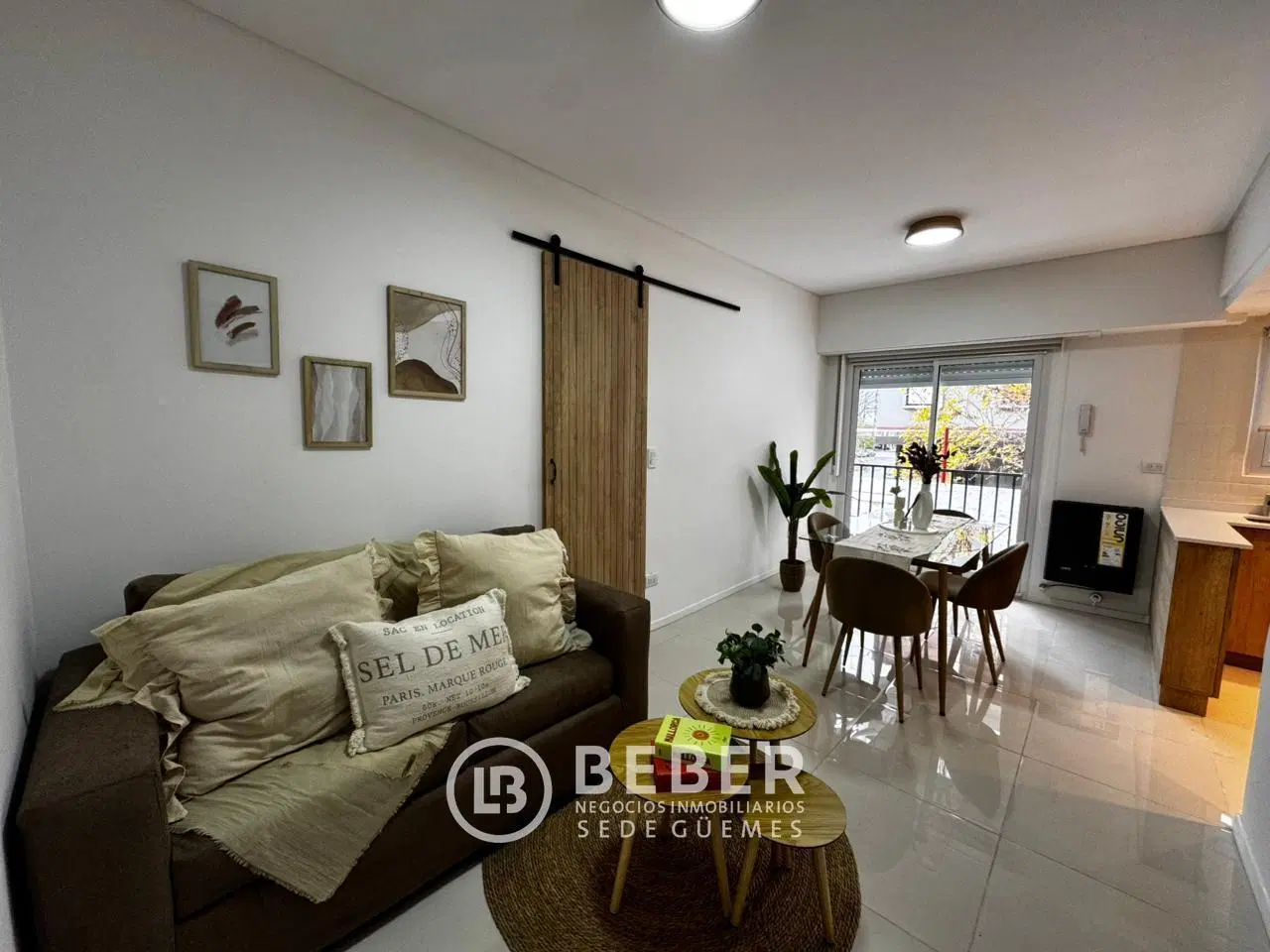En venta tres ambientes al frente con balcon saliente, Centro 3