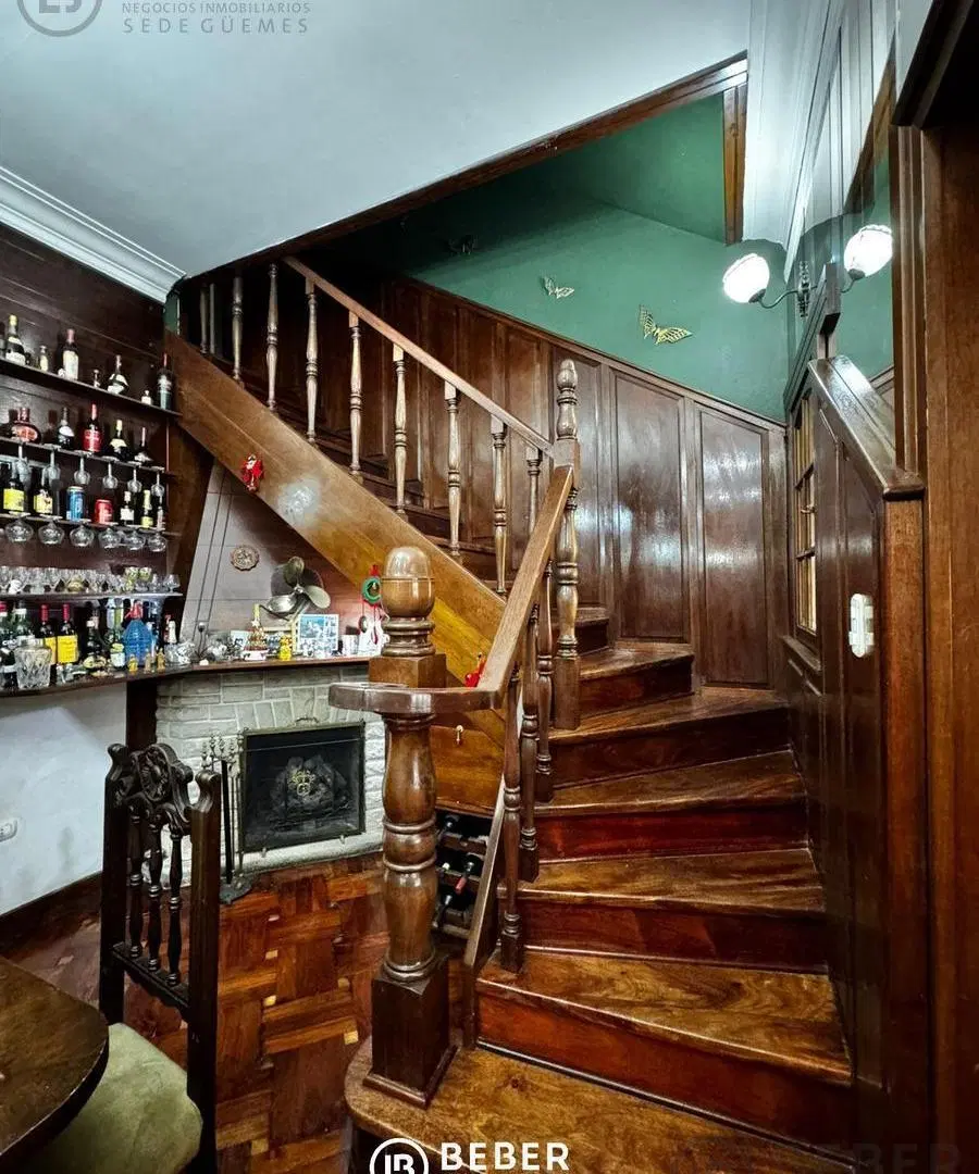 En venta casa de cinco ambientes, Chauvin 3