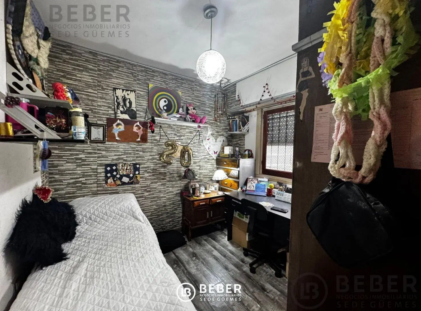 En venta casa de cinco ambientes, Chauvin 8