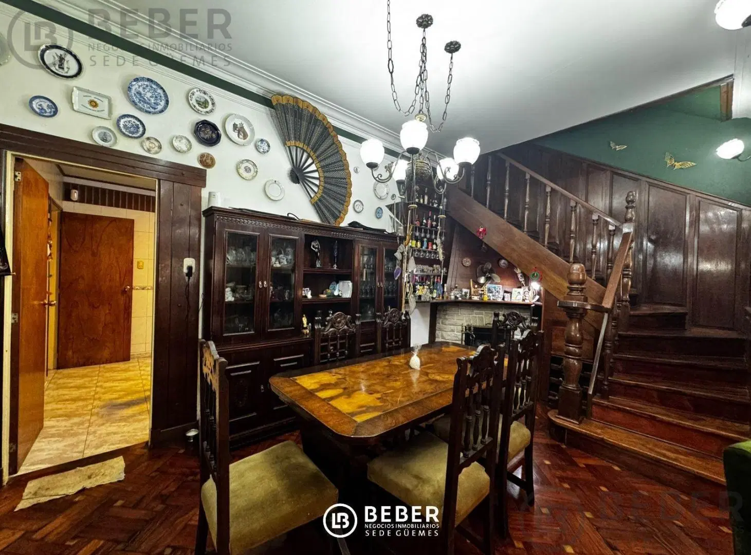 En venta casa de cinco ambientes, Chauvin 4