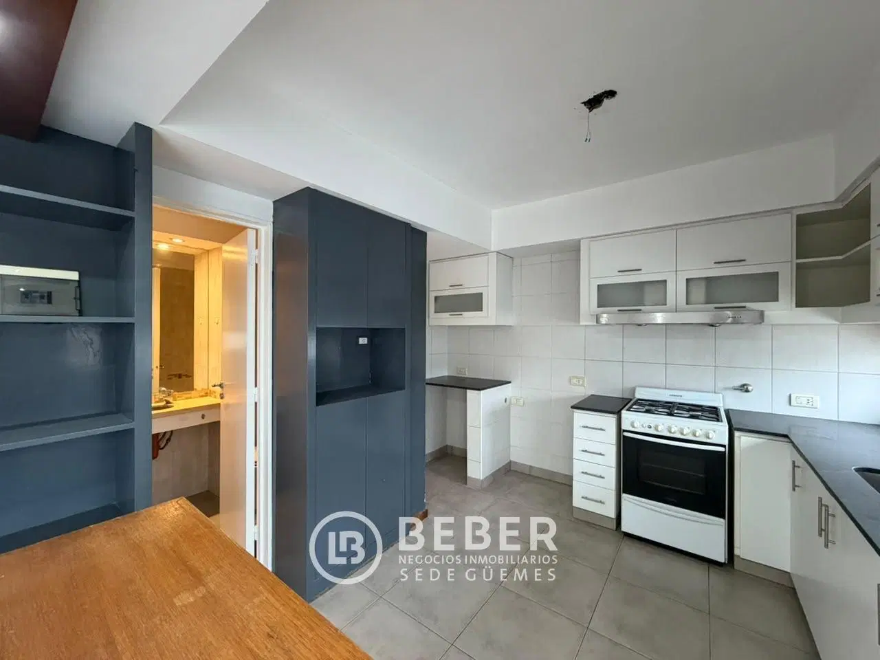 En venta tres ambientes al contrafrente, Plaza Mitre 2