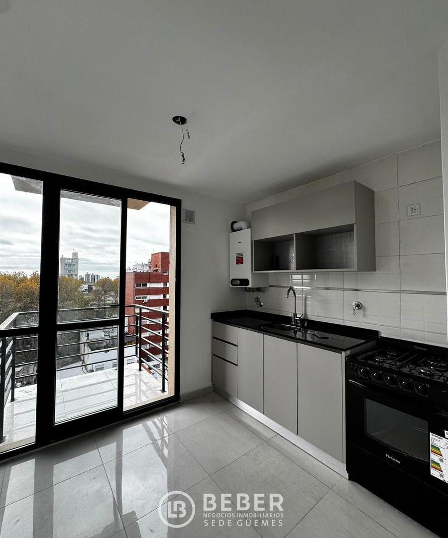 Foto de En venta dos ambientes con balcon, cochera y baulera, La Perla, imagen 3