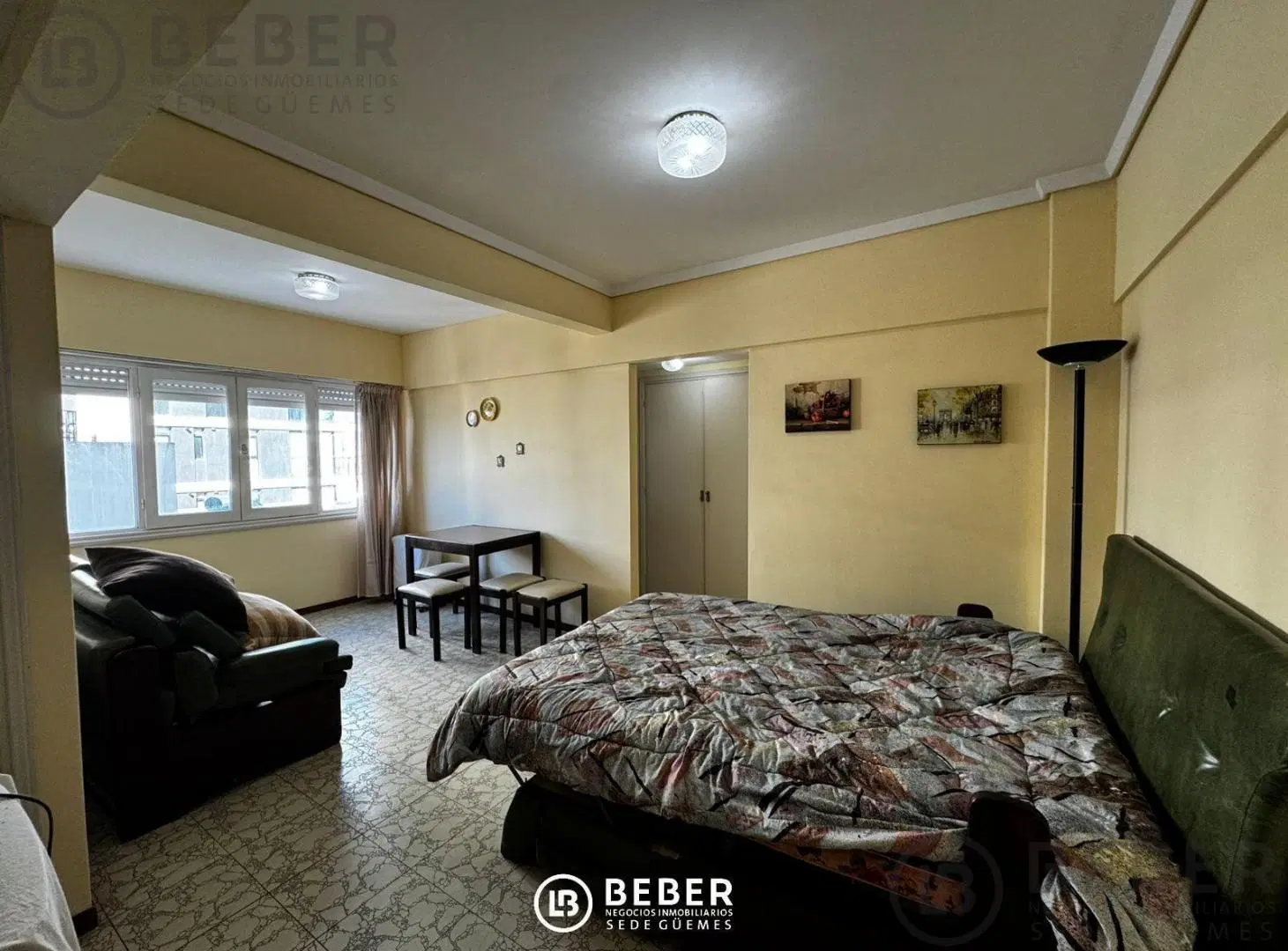 En venta ambiente al contrafrente, Guemes 1