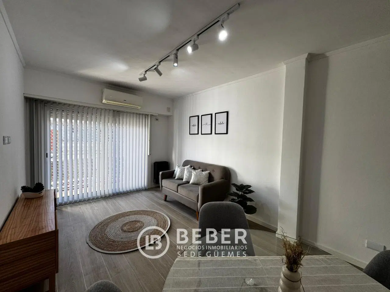 Alquiler 24 meses dos ambientes con balcon, Plaza Colon 5