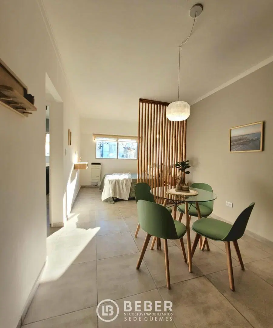 En venta ambiente a la calle con ventanal, Guemes 4