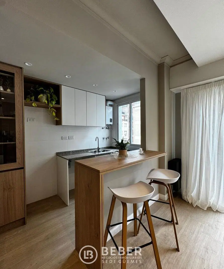 En venta dos ambientes a la calle con balcon frances, Centro 5