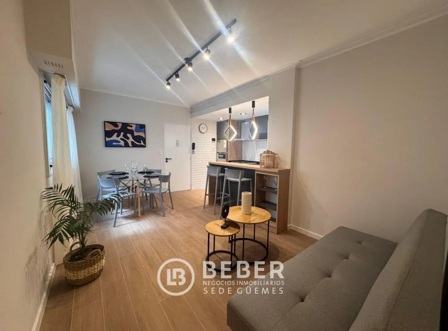 En venta dos ambientes al contrafrente, Centro 2