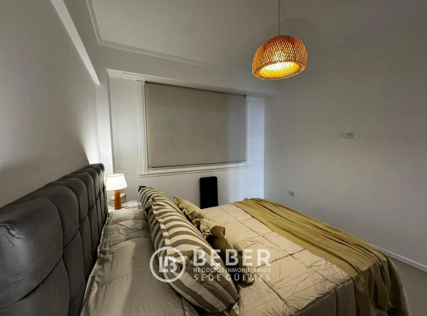 En venta dos ambientes con dependencia de servicio, La Perla 3