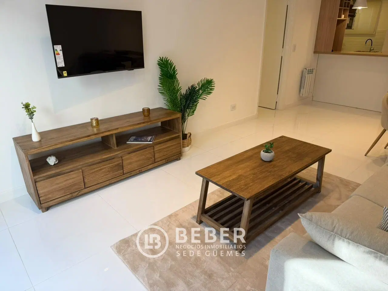 En venta tres ambientes con balcon, Plaza Mitre 5