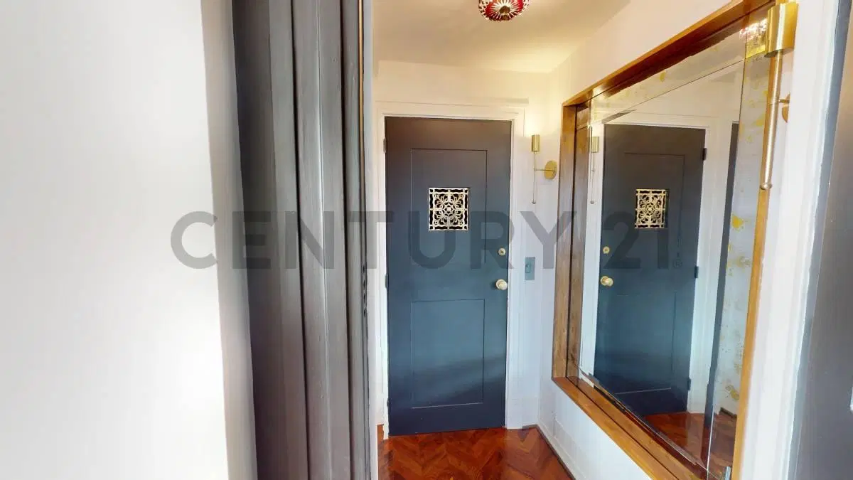 Venta Departamento 4 ambientes, con cochera. 3