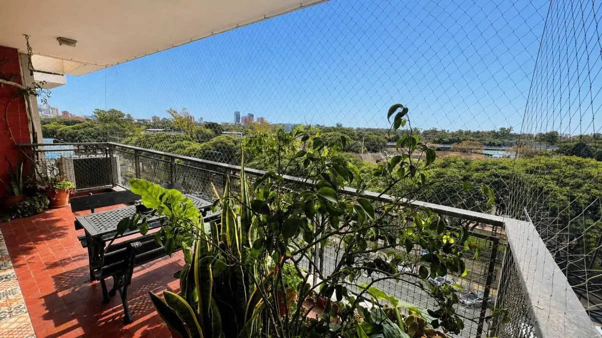 Piso sobre Av. del Libertador con ecepcionales vistas - 4 ambientes 2