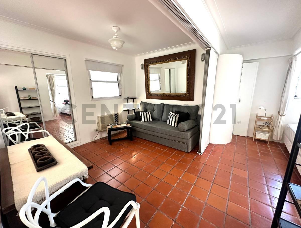 Foto de Alquiler Depto Amoblado con terraza, Parrilla. Palermo., imagen 2