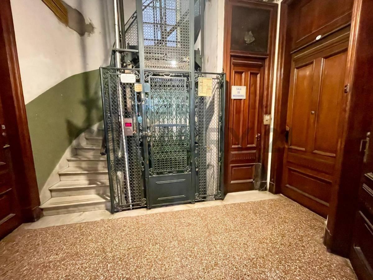 Foto de Departamento de 3 ambientes en edificio histórico, excelente ubicación, imagen 2