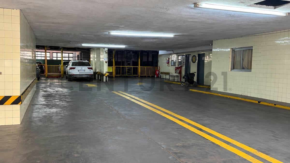 Foto de Cochera a media cuadra de Plaza Vicente López, imagen 3