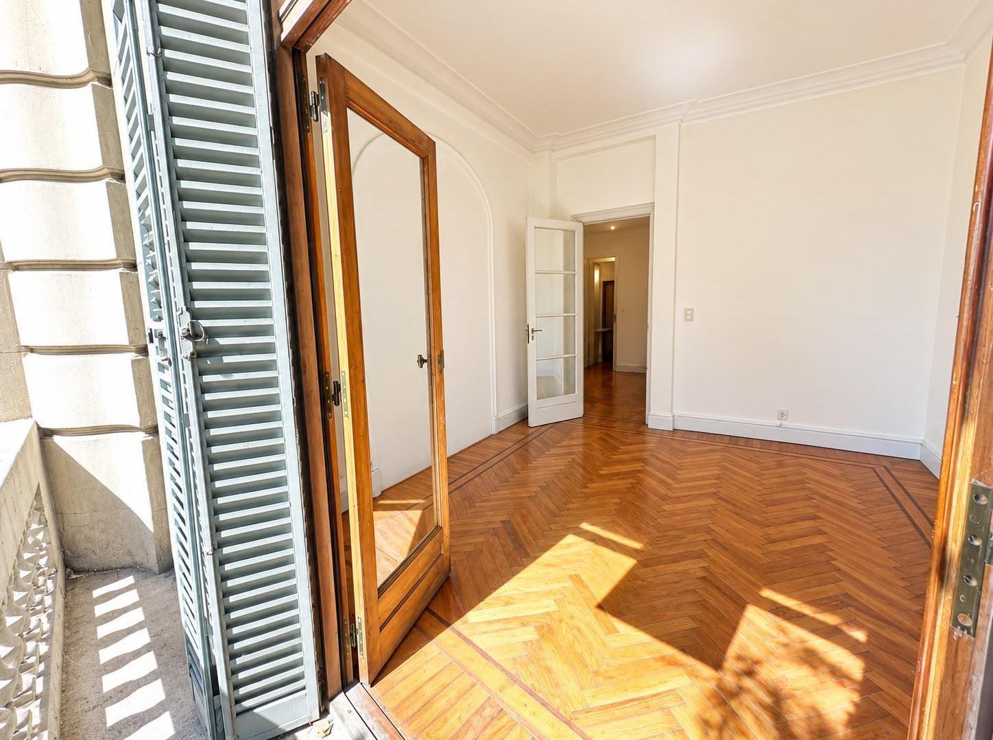Foto de VENTA OFICINA, PISO ESTILO FRANCÉS | APTO PROFESIONAL Y COMERCIAL |, imagen 5