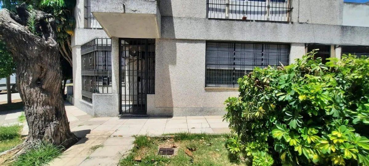 Ph tipo casa de 3amb c/cochera y patio (Ramos Mejía)