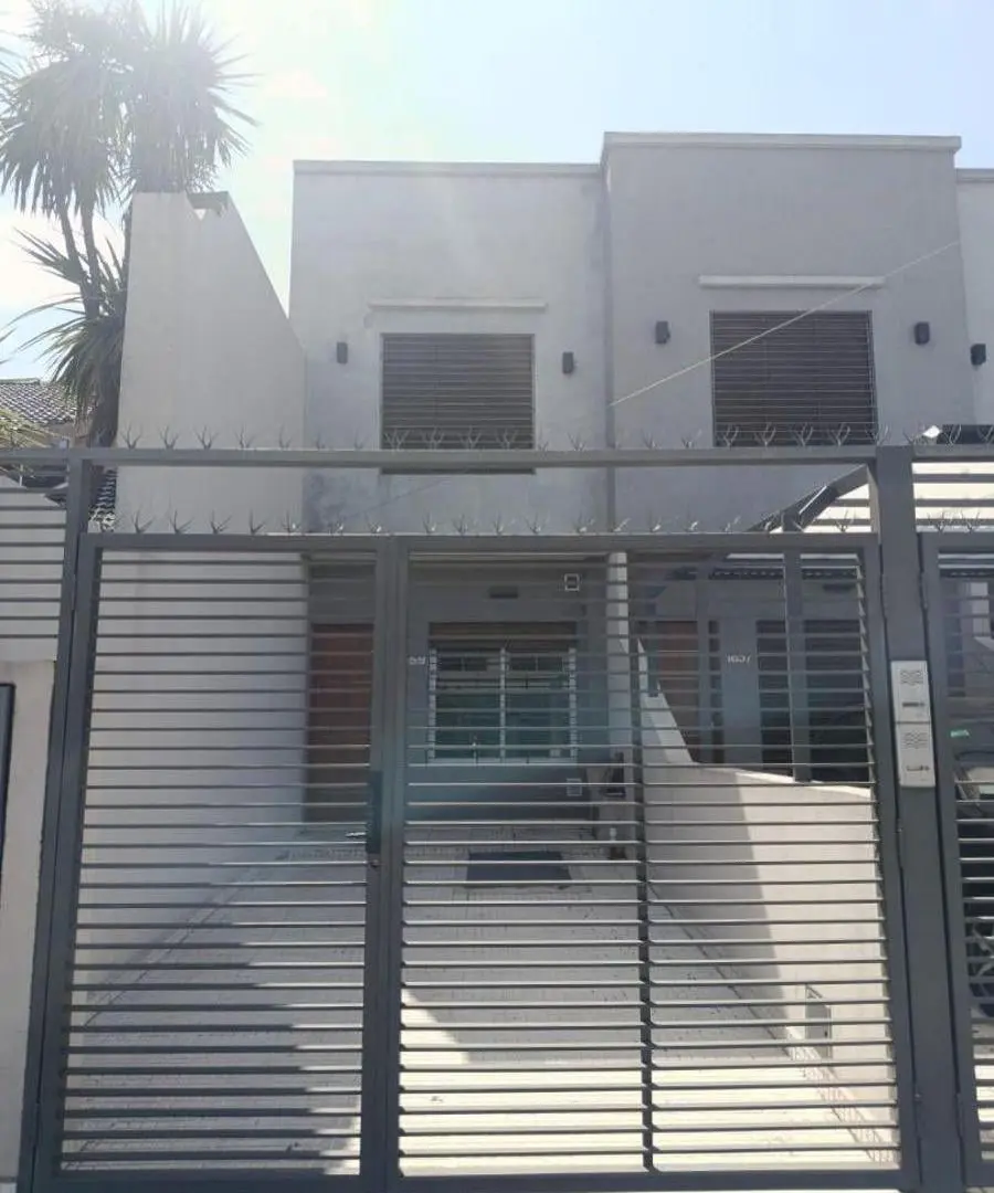 Dúplex de categoria 3amb con amplio fondo (Ramos Mejía) 1