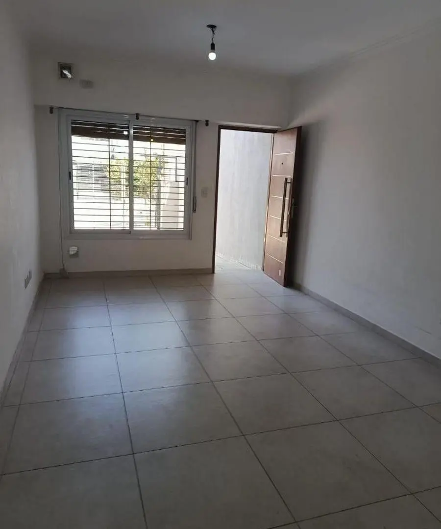 Dúplex de categoria 3amb con amplio fondo (Ramos Mejía) 4