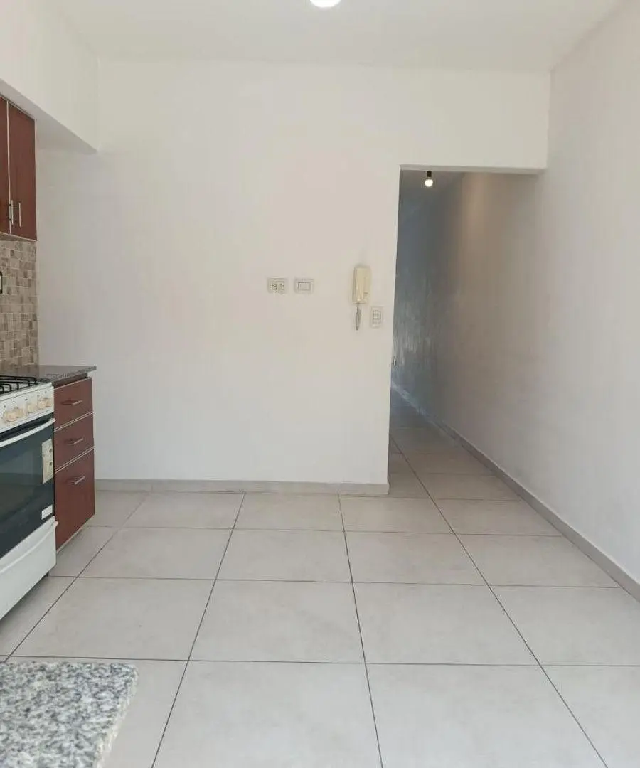 Dúplex de categoria 3amb con amplio fondo (Ramos Mejía) 8