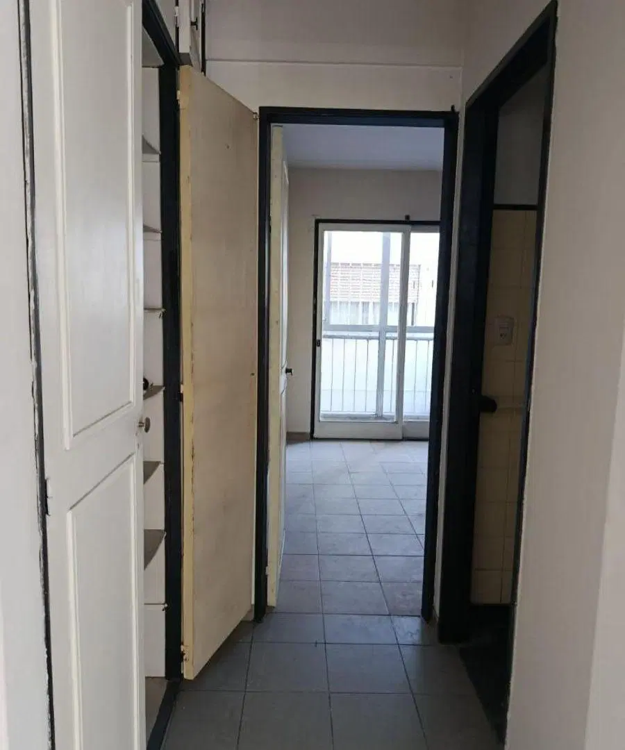 Depto de 2amb p/uso profesional en el centro de San Justo 3