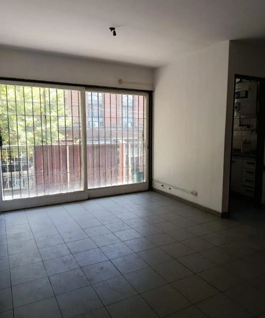 Depto de 2amb p/uso profesional en el centro de San Justo 8
